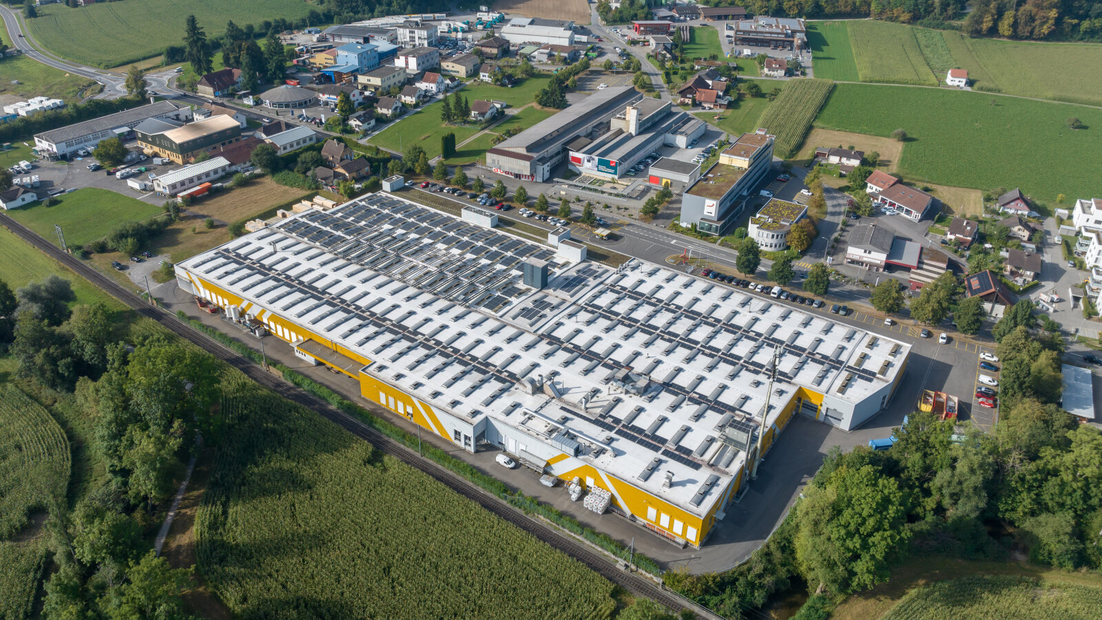 Luftaufnahme Zehnder Group Schweiz AG Gränichen Luftaufnahme Zehnder Group Schweiz AG Gränichen