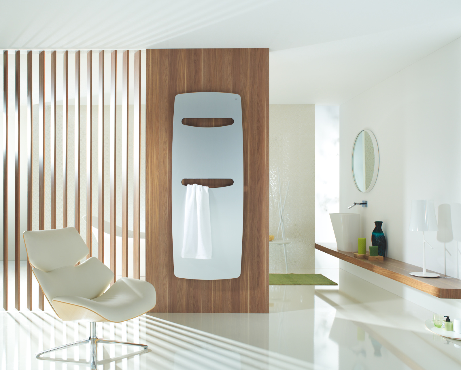 Cut-Out Zehnder Vitalo Spa Decorative radiator Front view