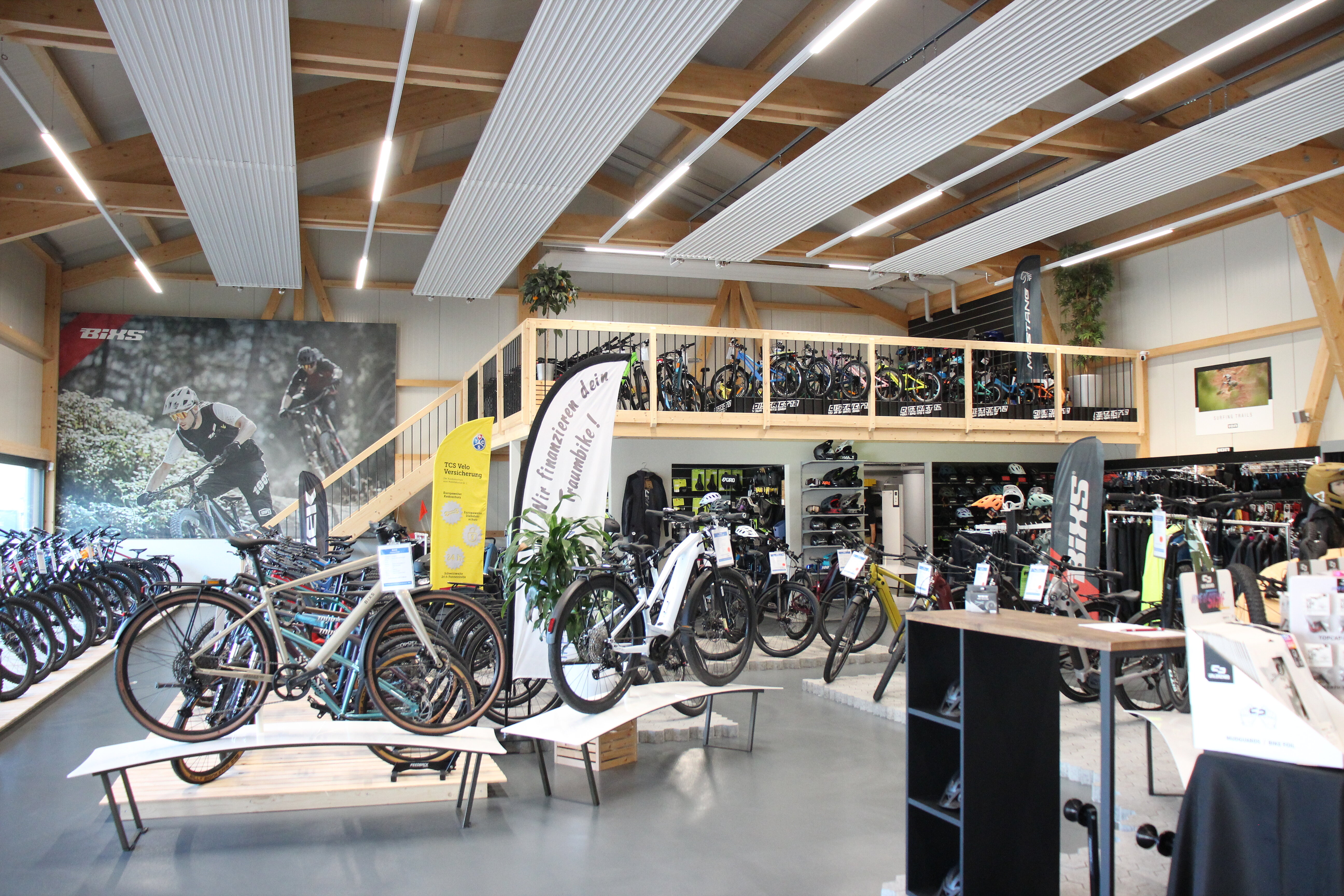 Deckenstrahlplatten mit Beleuchtung