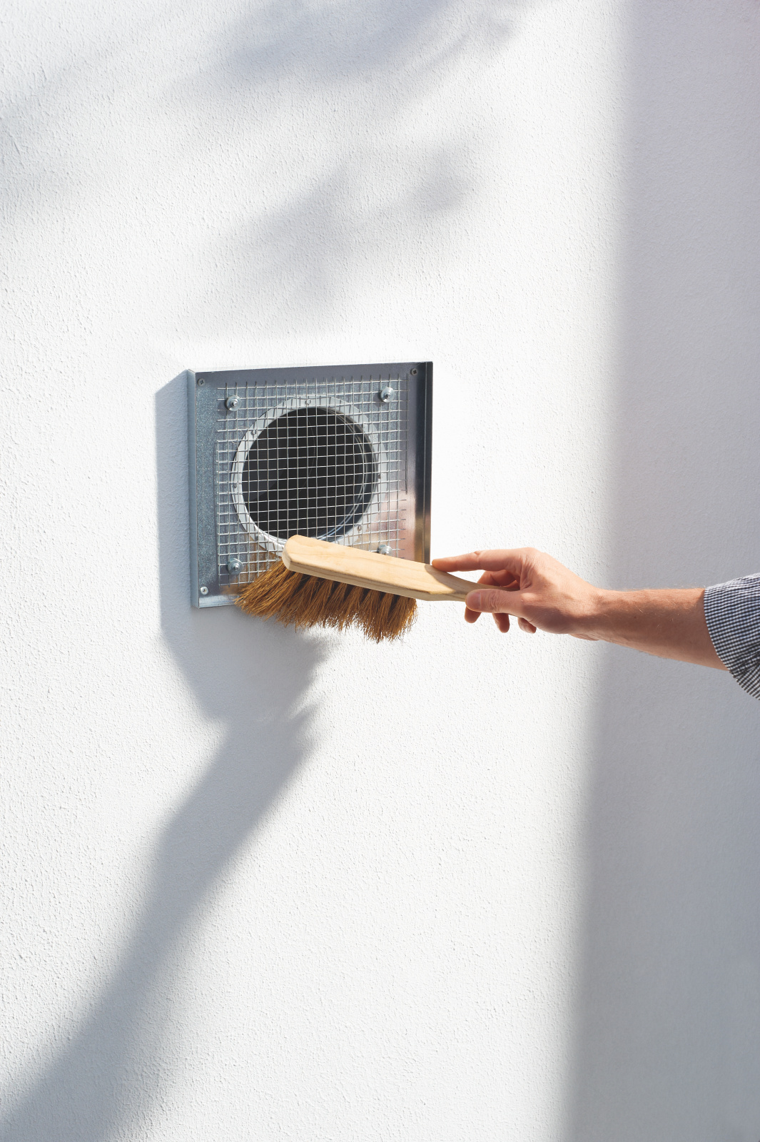 Focus Zehnder ComfoEdge Comfortable indoor ventilation Front view