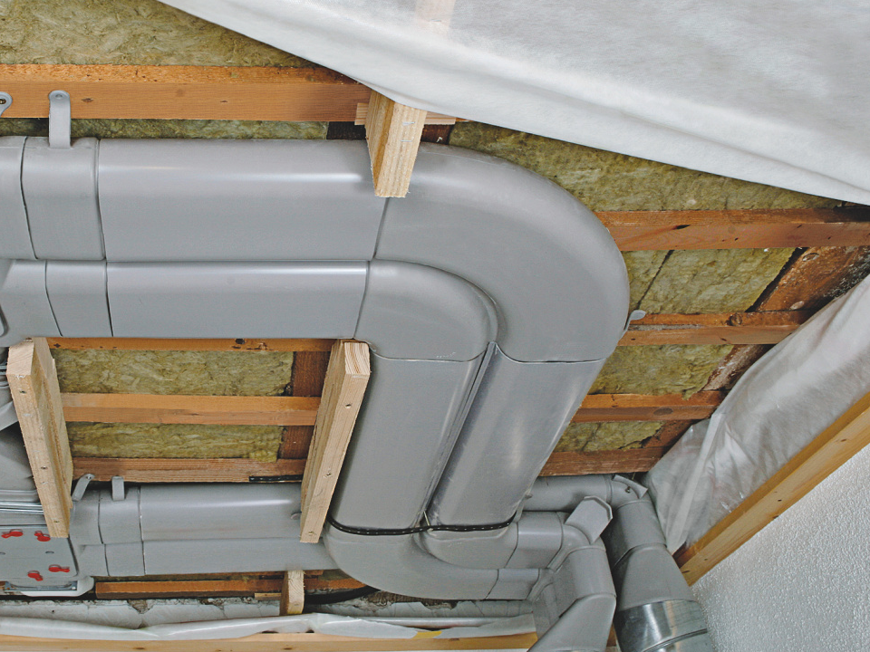 Installazione di tubi di ventilazione in loco