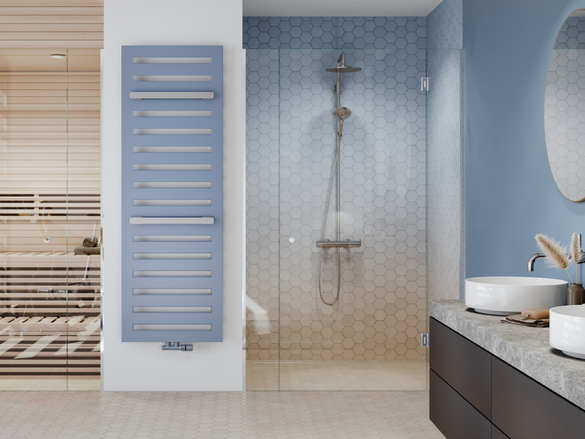 Corpo riscaldante blu in bagno