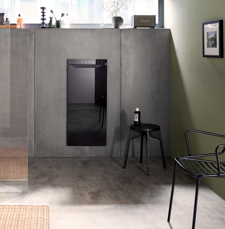 Corps de chauffe noir dans la salle de bain, surface de chauffe en verre Zenia