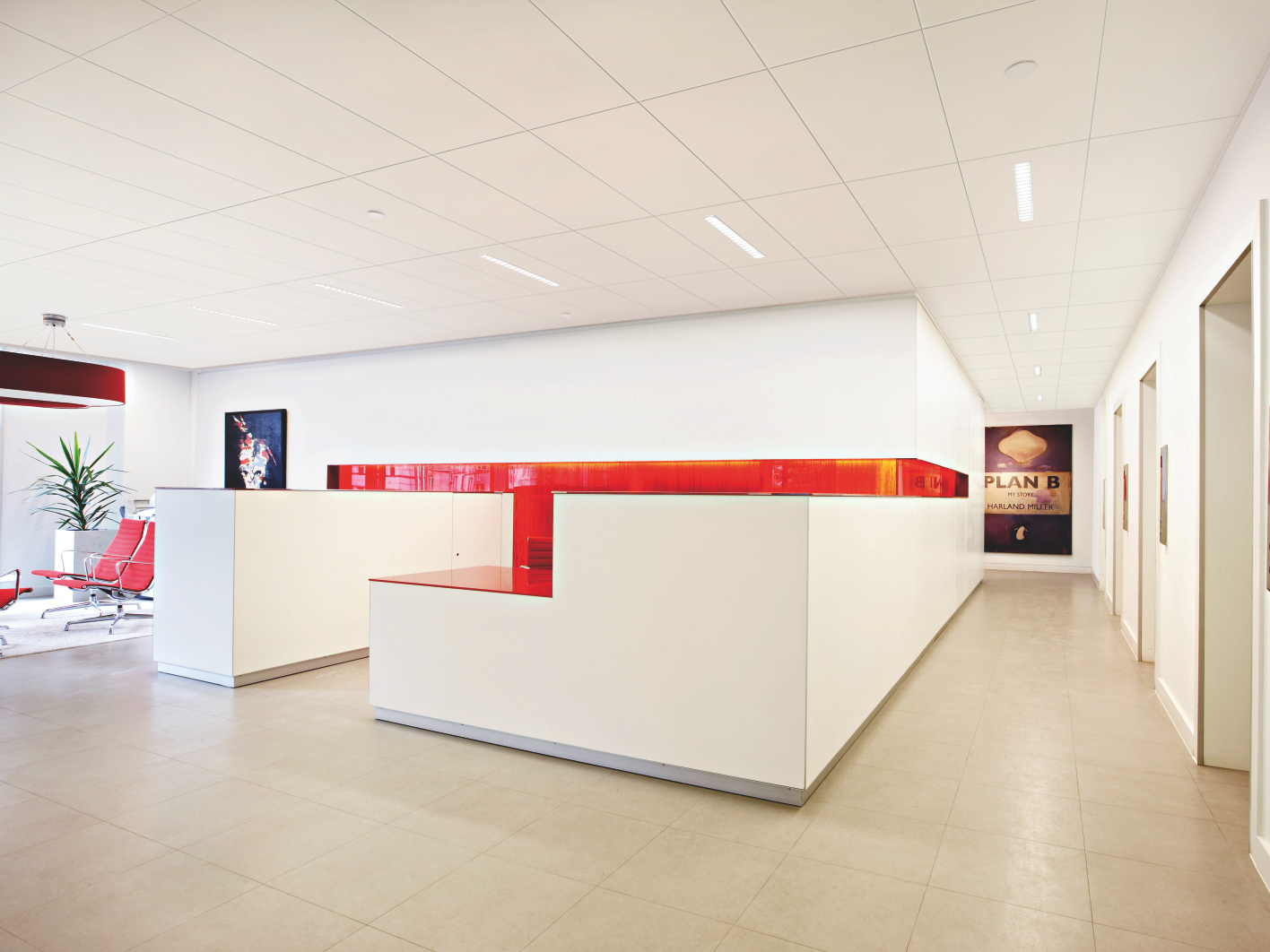 Ospedale con sistema di serraggio Zehnder area interna della reception