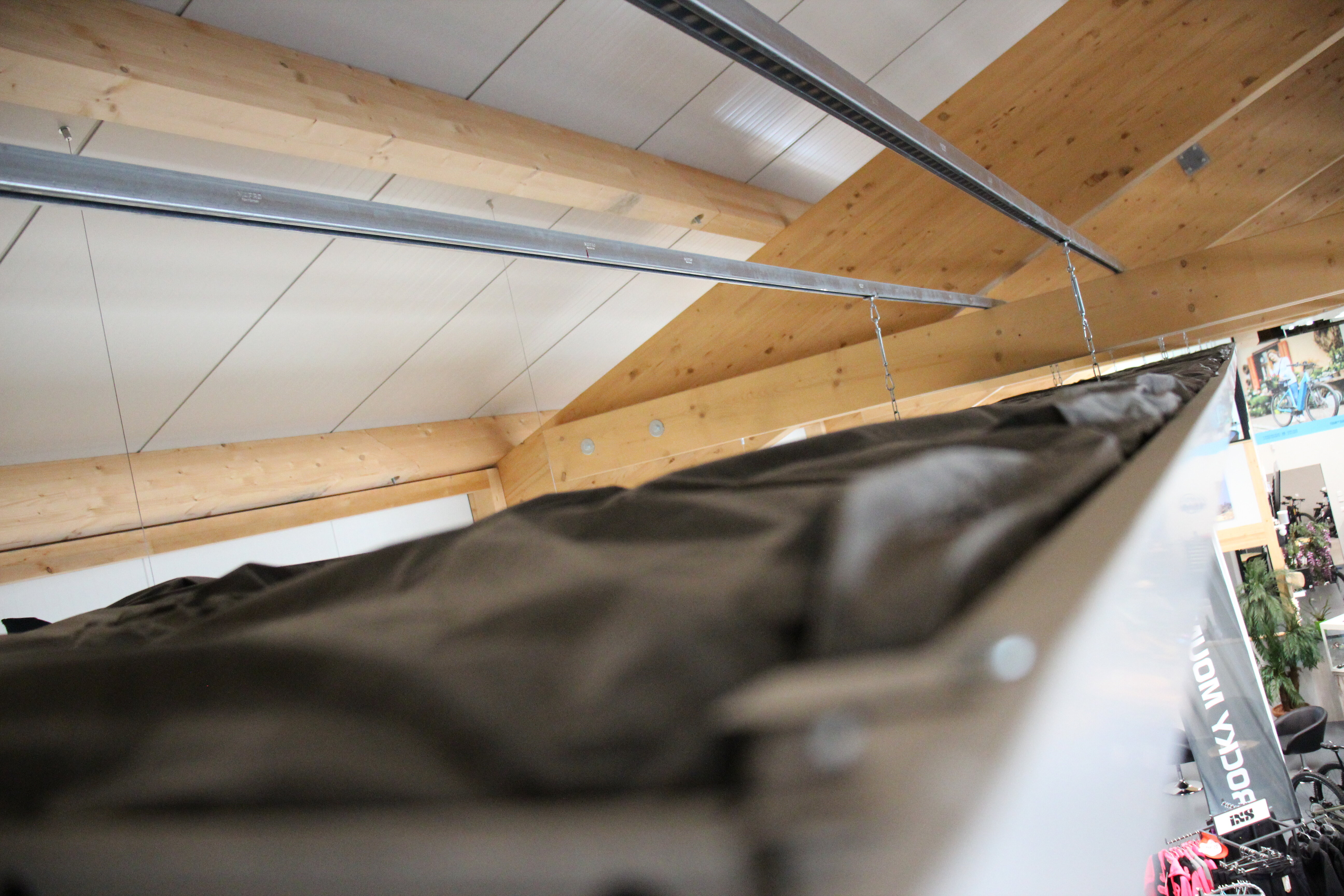 Dämmung der Deckenstrahlplatte