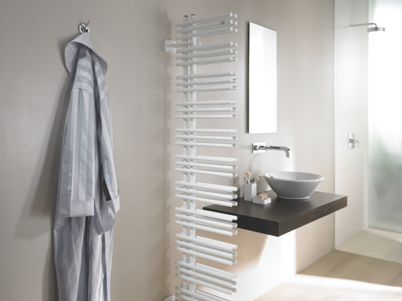 Rendering Zehnder Yucca Asym Decorative radiator Front view