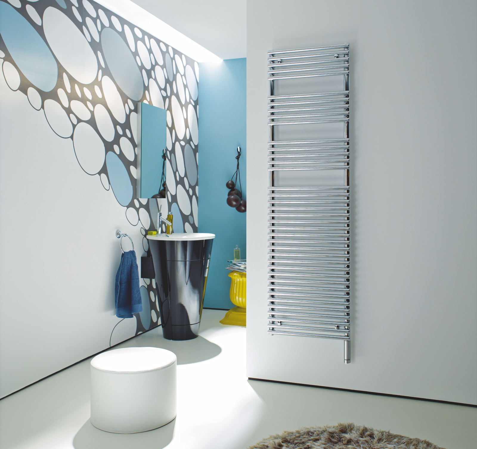 Zehnder_RAD_Forma-Spa-EL_WIVARII_right_chrome_print