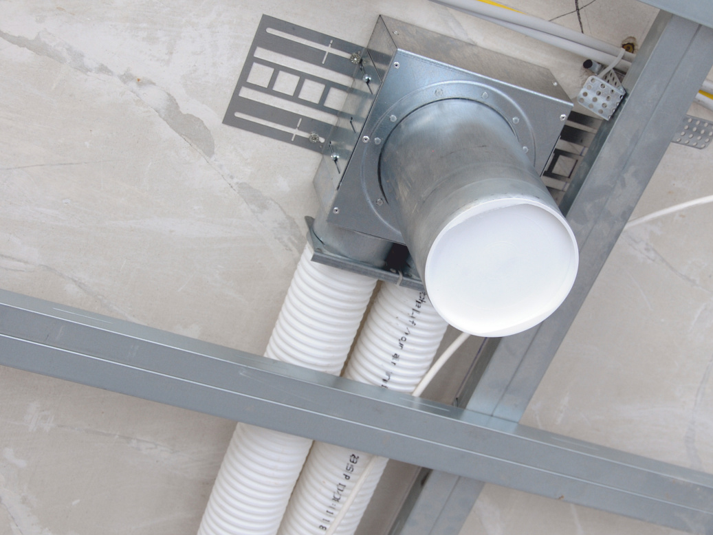 Installazione di tubi di ventilazione in loco